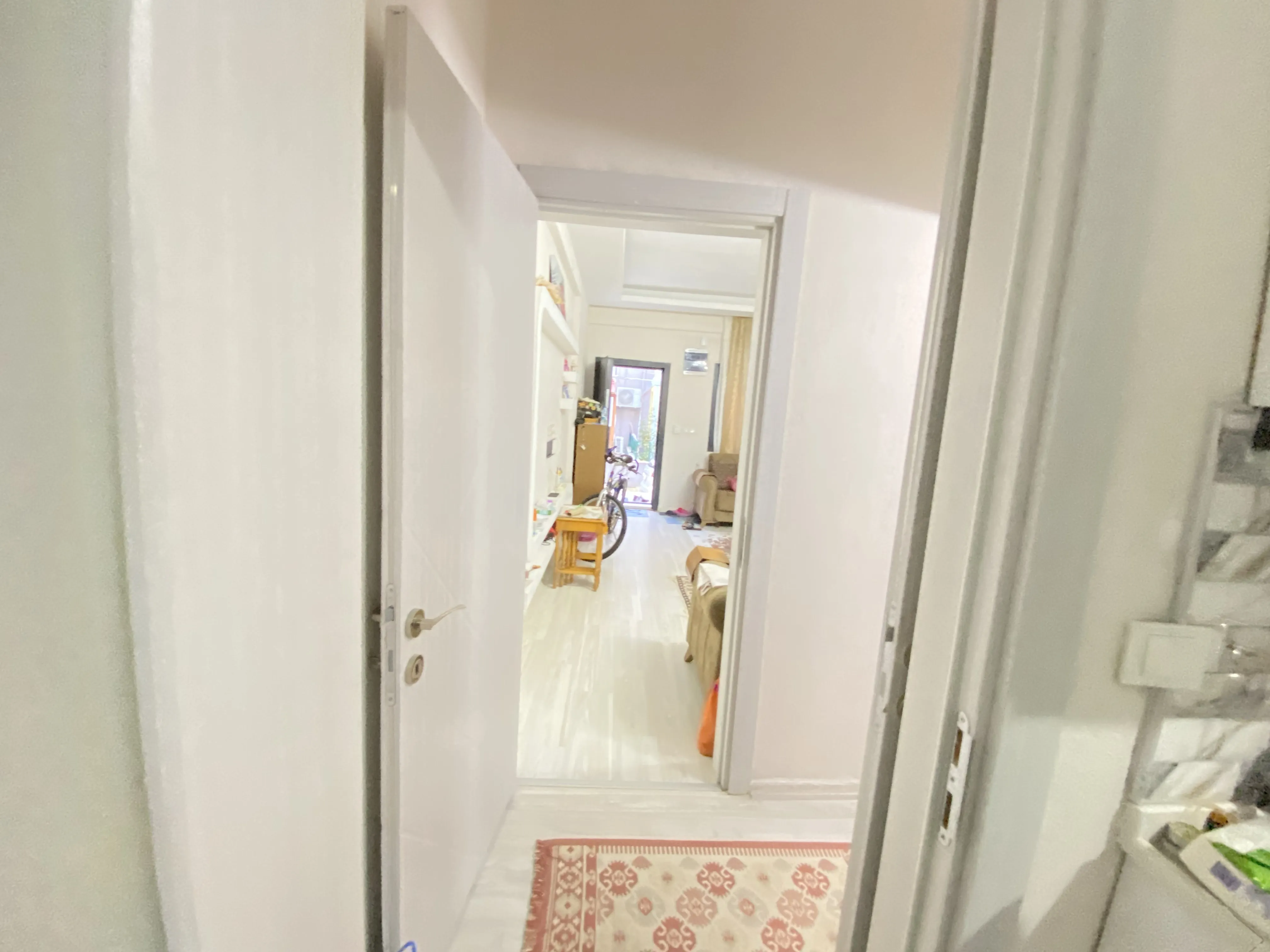 ​Seferihisar’bengiler Mahallesi'ayrı Mutfaklı, Geniş Ve Masrafsız 3+1 Villa