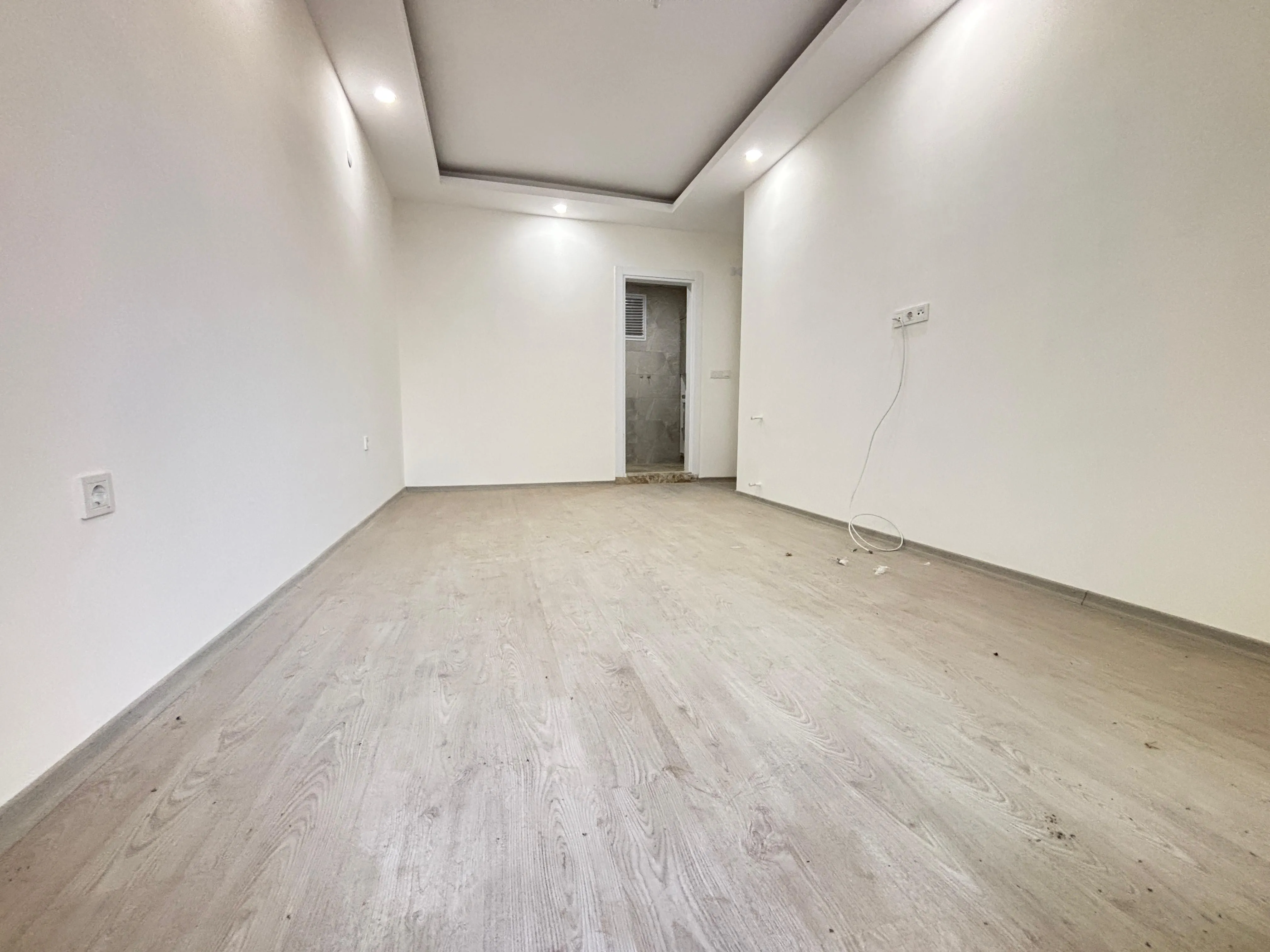 Ürkmez'de Ayrı Mutfak 130 M² 3+1 Asansörlü Satılık Daire