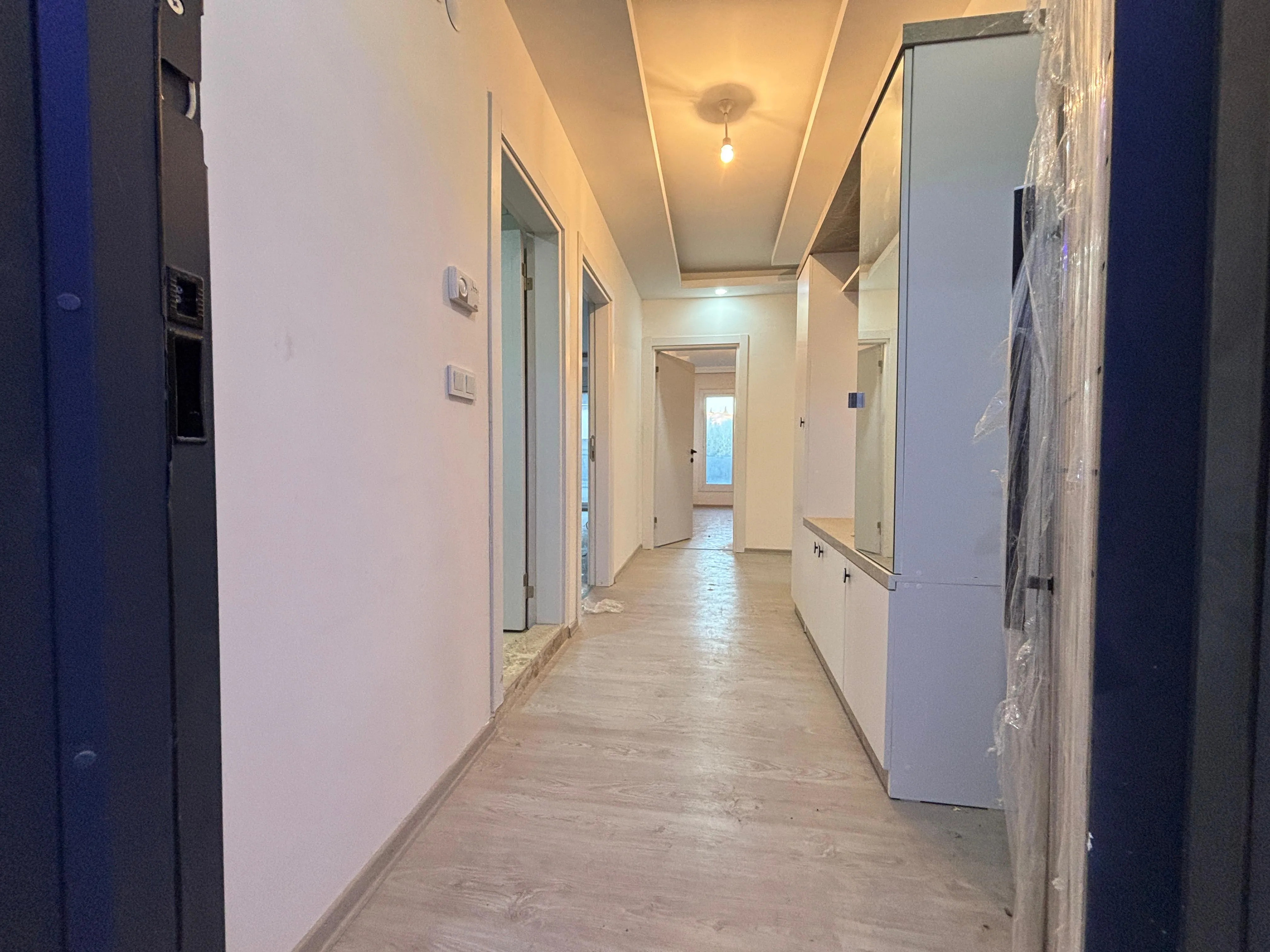 Ürkmez'de Ayrı Mutfak 130 M² 3+1 Asansörlü Satılık Daire