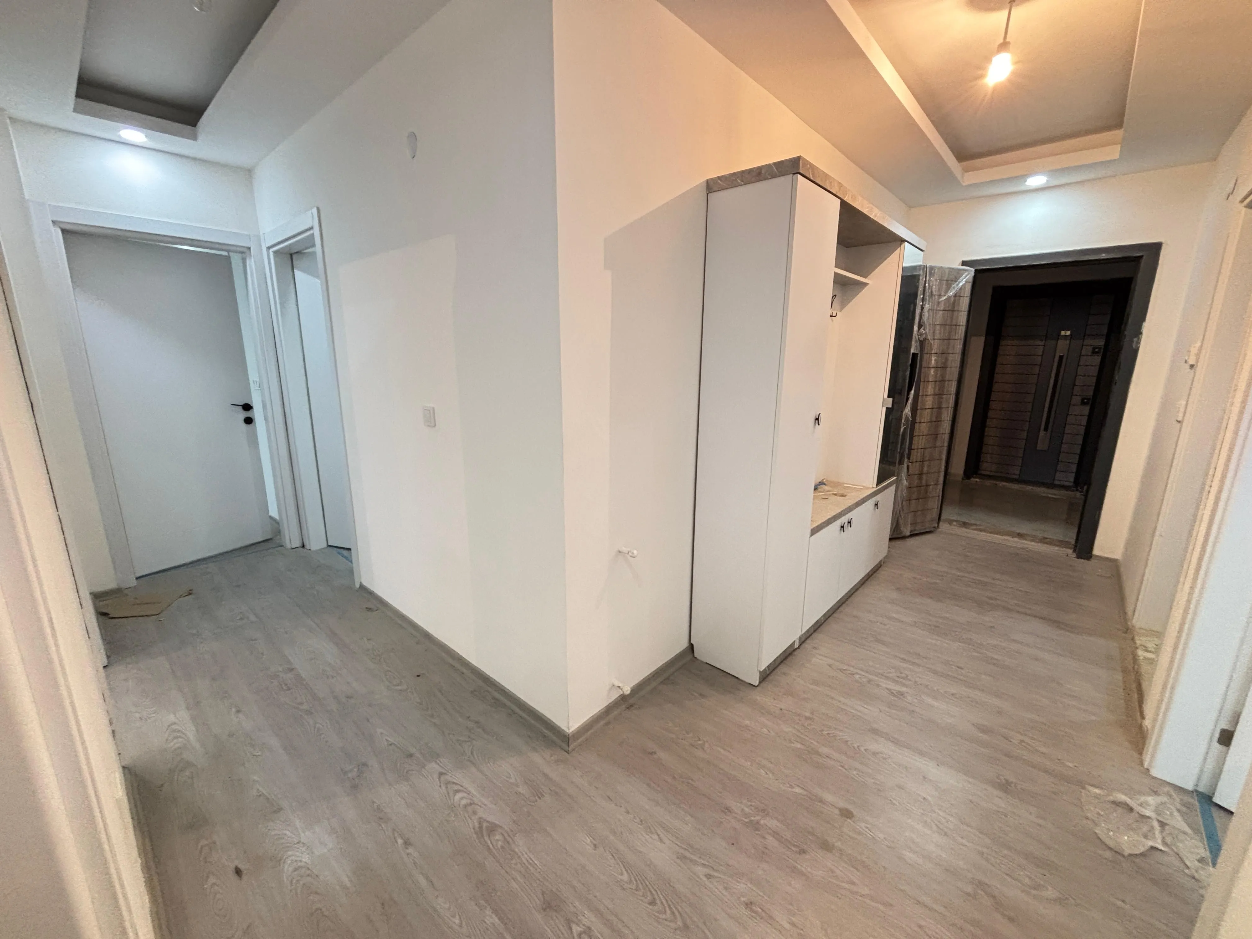Ürkmez'de Ayrı Mutfak 130 M² 3+1 Asansörlü Satılık Daire